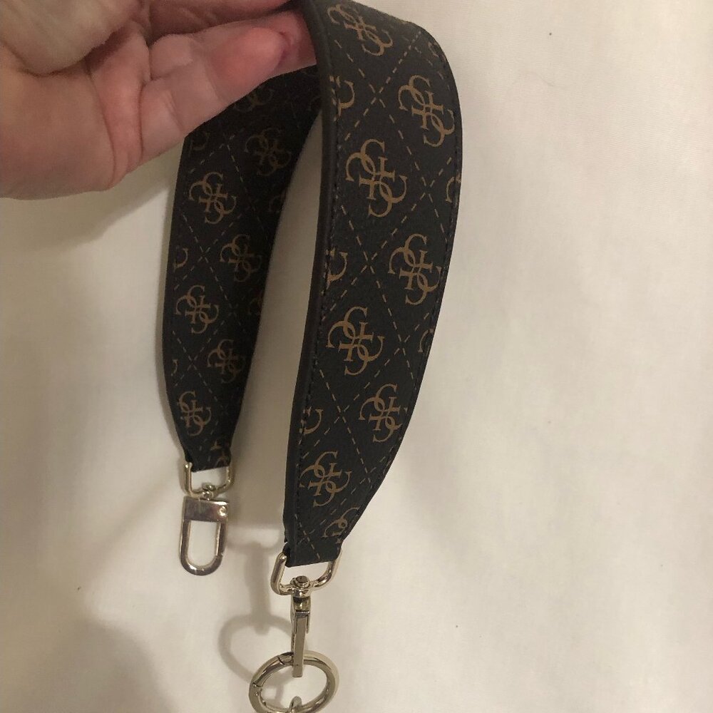 Guess Quattro G Logo Purse Handle with Charm - Picture 2 of 6